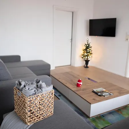 The Head Elf - By Sharpcat 罗瓦涅米