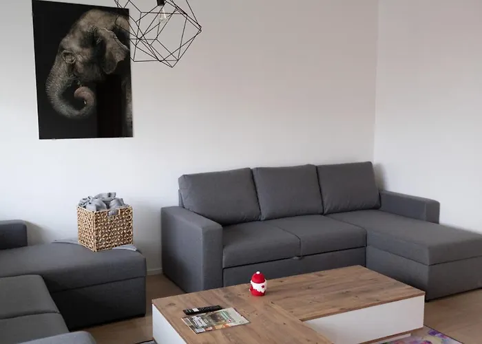 The Head Elf - By Sharpcat アパート *